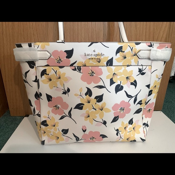 Brand new Kate spade purse. Tags still on. - Picture 2 of 5